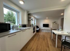 Modernes Apartment mit eigener Terrasse & Garten, апартаменты/квартира в Алене