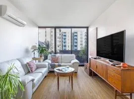Contemporary Comfort between Fitzroy and Carlton
