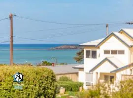 3BR Contemporary Home with Sea Views