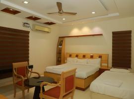 Hill View Paradise Villa - duplex with private theater & 2bhk - A Golden Group Of Premium Home Stays - tirupati, hotelli kohteessa Tirupati