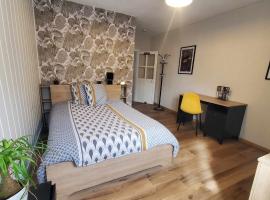 Studio bleu tout &eacute;quip&eacute; avec wifi