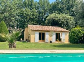 Charmante maisonnette avec jardin et piscine, vila v Aix-en-Provence