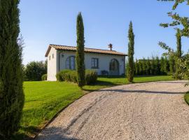 House in the heart of Tuscany with A/C and pool!, hótel í La Croce
