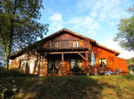 Tidy chalet in the woods of the beautiful Dordogne