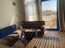 Capital of Sun: El-Uksur şehrinde bir ucuz otel
