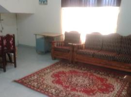 OOTY EVERGREEN COTTAGE, villa in Ooty