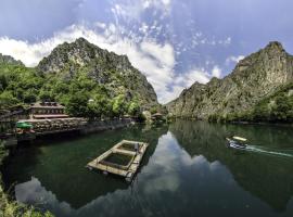 Canyon Matka Hotel, hotel with parking in Matka
