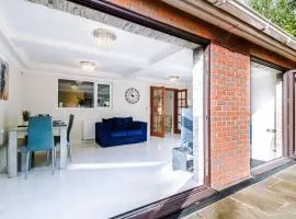 Detached 5 bed House in Worsley Manchester