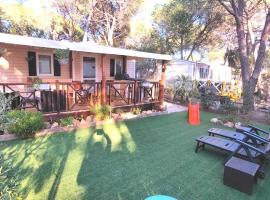 Mobilhome en camping 5*, hotell i Puget-sur Argens