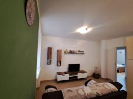 Appartamento Al Borgo, hotel murah di Cles