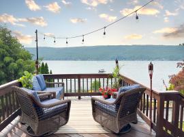 Cozy Lakeside Fall Escape; Applepick, Hike, Winery, vacation home in Greenwood Lake