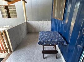 Casa Azul de Praia no Estaleiro, casa rústica em Ubatuba