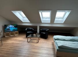 Neue Einzimmer Dachwohnung, hotel v destinaci Seengen