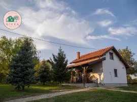 Nikka Resthouse Mandićevac, peaceful getaway near Đakovo - Slavonija