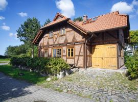 komfortables Haus mit Kamin, Sauna, Garten und Terrasse - Ferienhaus Windhuus, hotel in Wiek auf Rügen 
