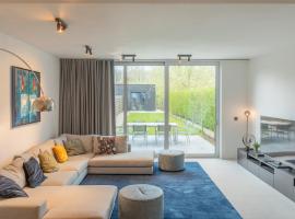 Modern & Spacious House, villa em Kortrijk