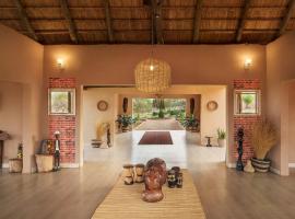 The Nkhosi Livingstone Lodge and Spa, chalet i Livingstone