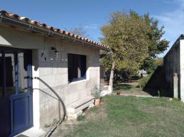 Gîte VillaBoé, hotel with parking in Villebois-Lavalette