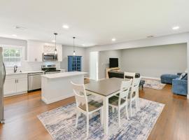 Hampton Bays Retreat Walk to Squires Beach!, hotel v destinaci Hampton Bays