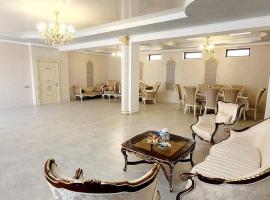 RUBENYAN GUEST HOUSE, hotel con estacionamiento en Artashat
