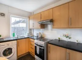 2 Bed Bungalow - Free Parking