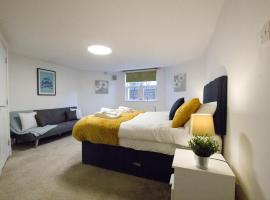 2 Bedroom Flat - Free Parking - Close to Beach, apartment in Portsmouth