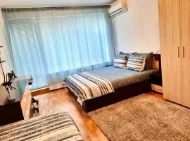 Cosy Breeze Apartment