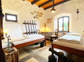 Ausgefallenes Ferienhaus WAFFENKAMMER im Rittergut Leppersdorf für 7 Personen