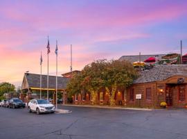 Best Western Plus White Bear Country Inn, hotel with parking in White Bear Lake