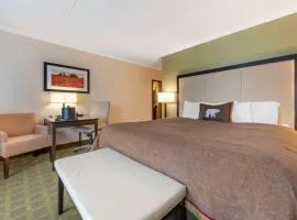 Best Western Plus White Bear Country Inn