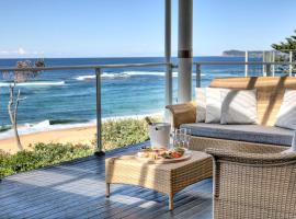 Eleuthera - Beautiful Beach Home with Direct Beach Access, hotel in Wamberal