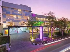 Quest Hotel Simpang Lima - Semarang by ASTON, hotel in Semarang
