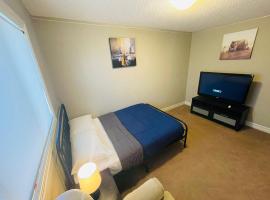Awesome Bedroom, hotel with parking in Edmonton