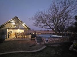 Tamboti Farm Accommodation, hotel con parcheggio a Tsumeb