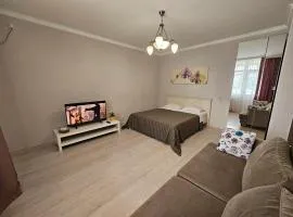 Ernaz Plus Apartments: Promenade Expo
