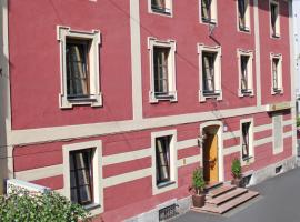Pension Stoi budget guesthouse, hotel u Innsbrucku