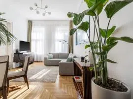 Aviator luxury apartment in the city center