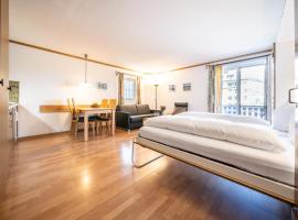 4306 Liebevolle 1,5-Zimmer-Wohnung mit Balkon und traumhaftem Ausblick, hotel em Vulpera