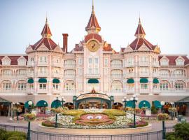Disneyland® Hotel, hótel í Chessy