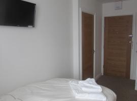 Lord Nelson Hotel, hotel with parking in Rhymney