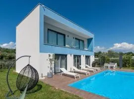 Villa Chic by Villas Holiday