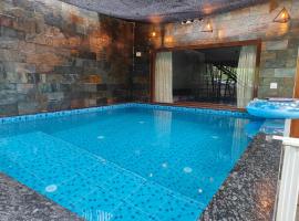 Agasthya Private Pool & Park villa, hotel i Sultan Bathery