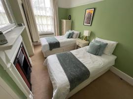 The Victorian Rooms, homestay in Surbiton