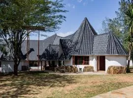 Maanzoni - Ndoto House ,Athi River by Nest & Nomad