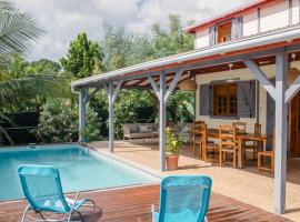 Domaine Babwala, villa et bungalow avec piscine dans un superbe jardin tropical #cosy, cabaña o casa de campo en Saint-Louis