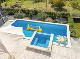 Amazing Home In Srinjine With 4 Bedrooms, Jacuzzi And Outdoor Swimming Pool