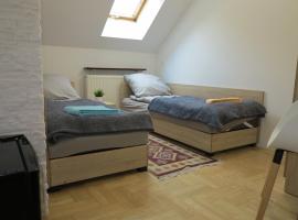 AirSpot Balice, serviced apartment in Cholerzyn