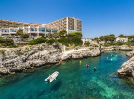 Globales Almirante Farragut, hotel a Cala en Blanes