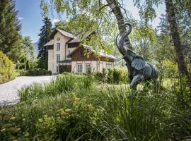 Villa Rosen der Villa Liechtenstein, hotelli kohteessa Altaussee