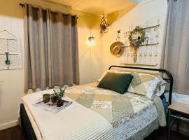 Acorn Hideaways Canton Unwind at Green Gables Suite for up to 3, מלון בקנטון